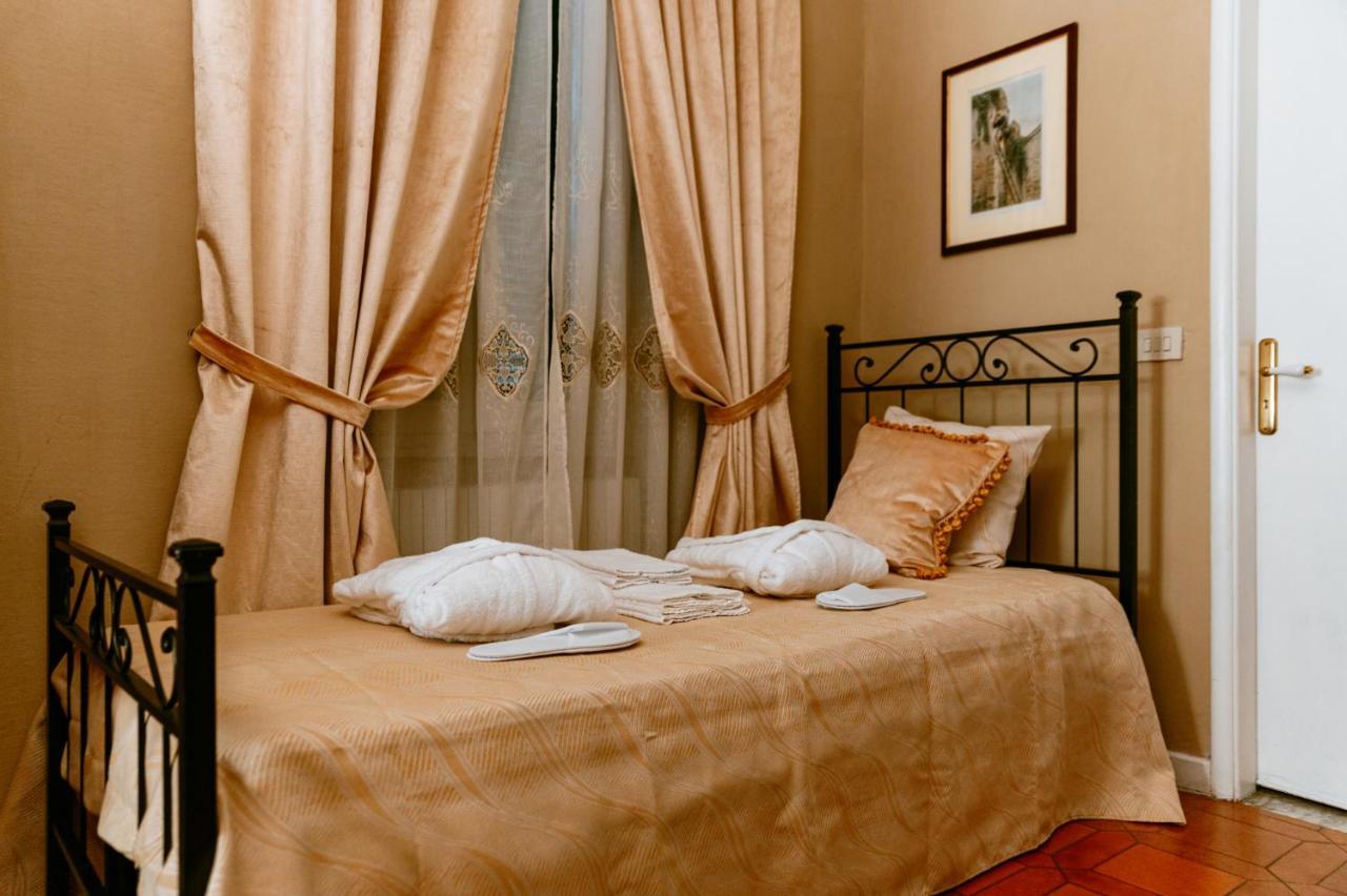 La Foresteria Di Palazzo Picedi Benettini Sarzana Dış mekan fotoğraf